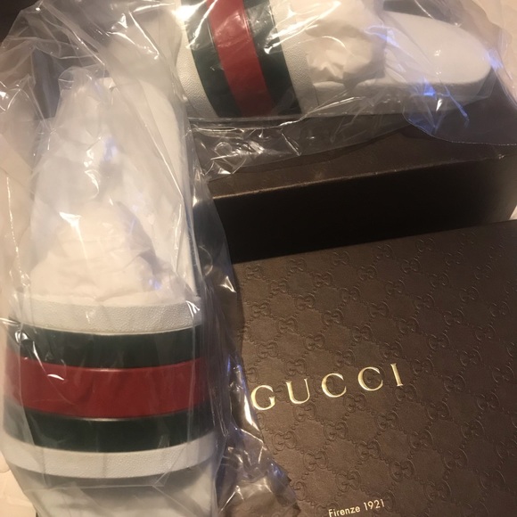 Slippers - Picture 2 of 2